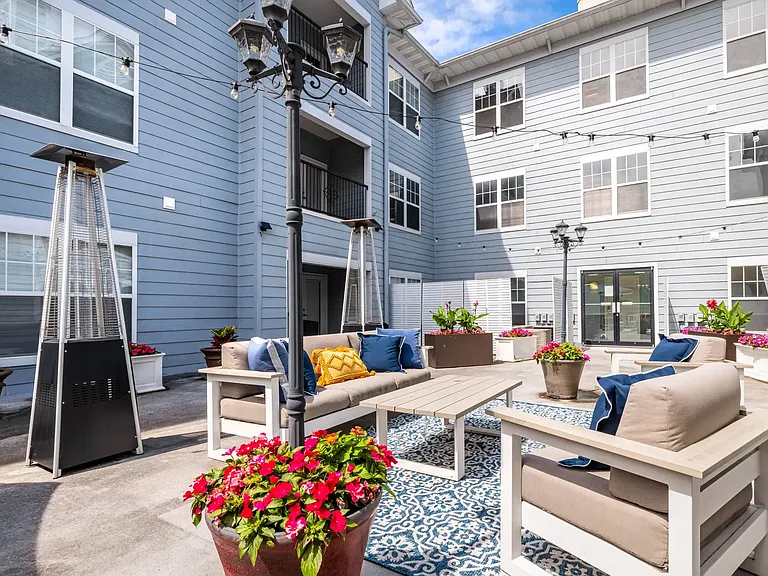 Kirkwood Station Plaza Apartments — Photo 8