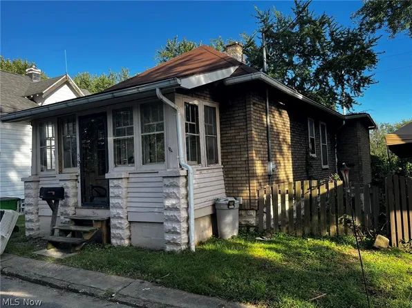 565 Paul Pl, Barberton, OH 44203