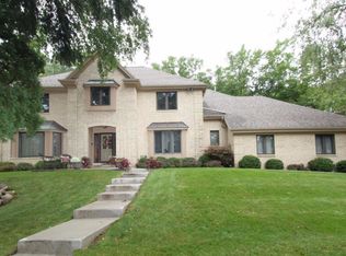 10414 W Pine Ridge Rd, Greenfield, WI 53228