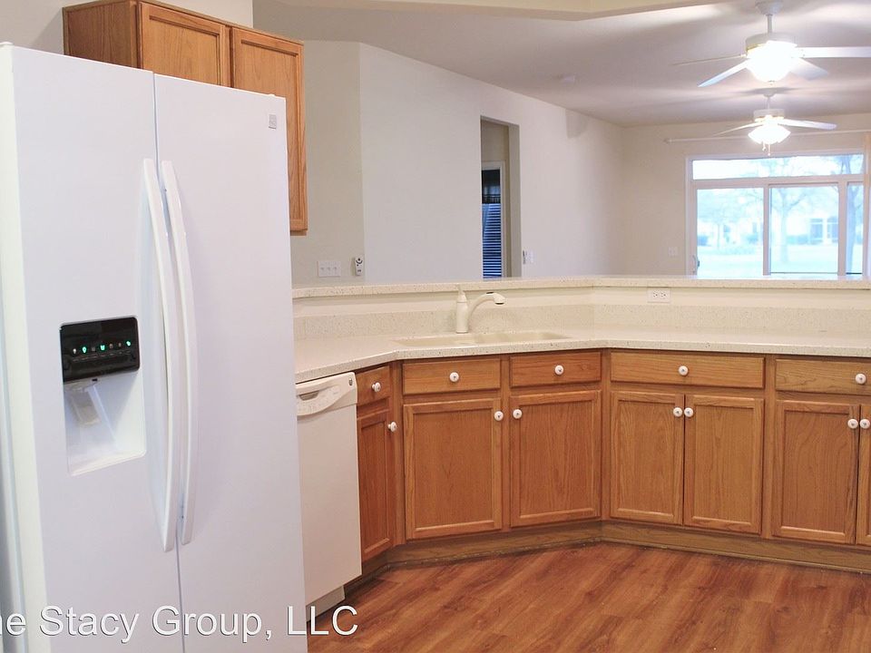 1st image of 106 Essex Ln