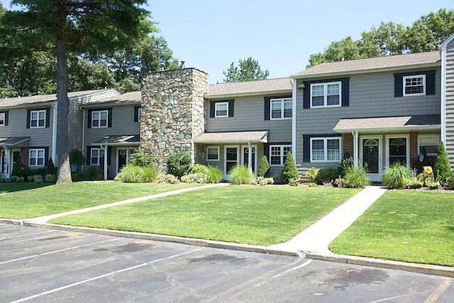 Fairfield Village At Middle Island — Photo 19