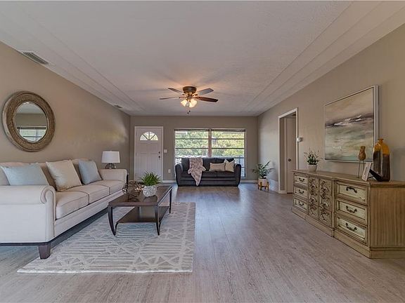 3rd image of 3497 Tanglewood Dr
