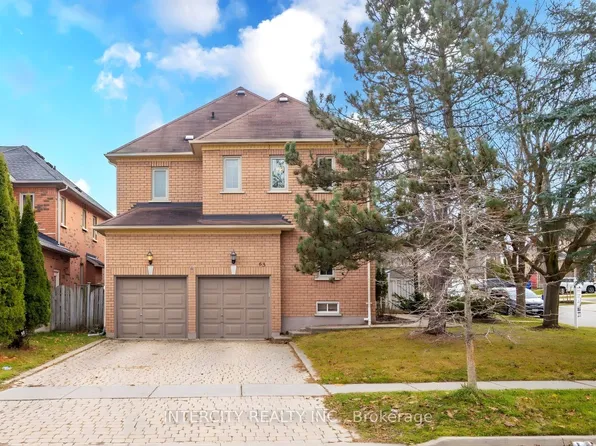 63 Deerglen Ter, Aurora, ON L4G 6Y2