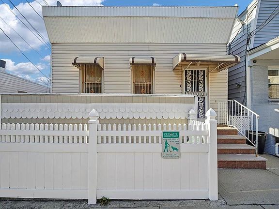 4th image of 6713 Bergenwood Ave