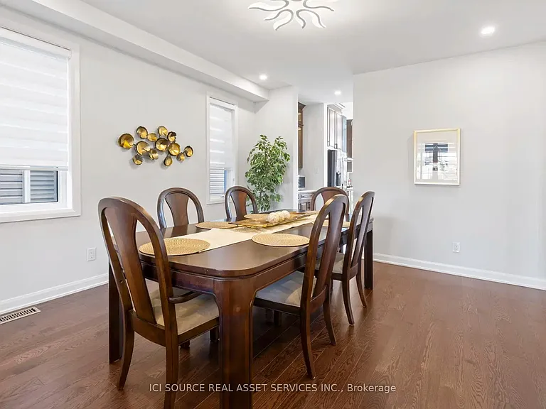 733 Coast Cir — Photo 6