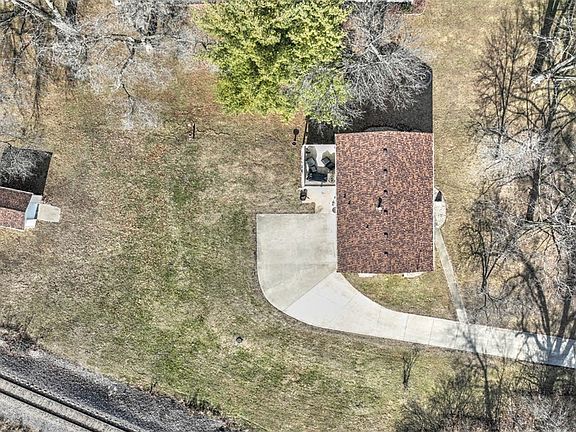 5th image of 2825 N Fairview Ave