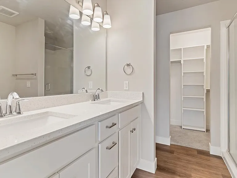 423 E Penny Ln — Photo 13