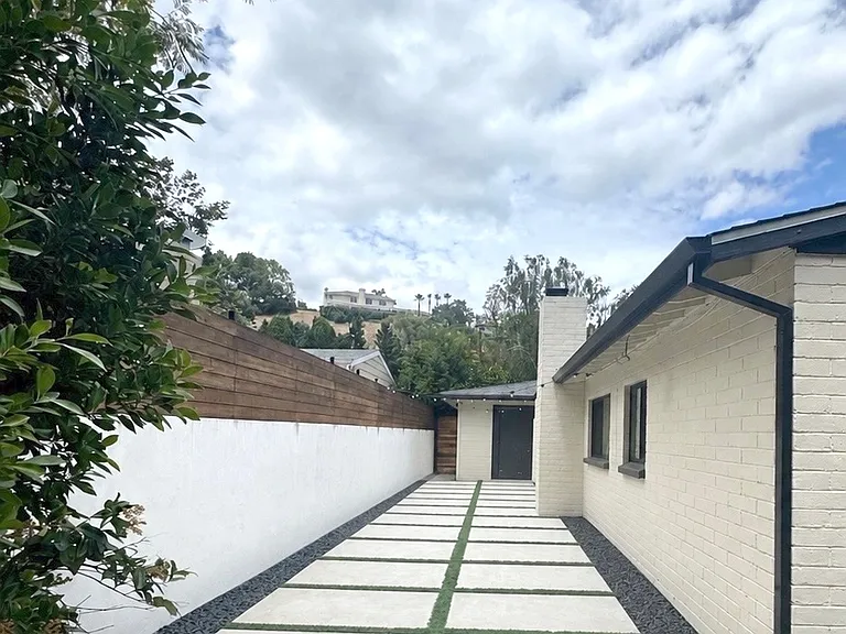 22262 Buena Ventura St — Photo 16