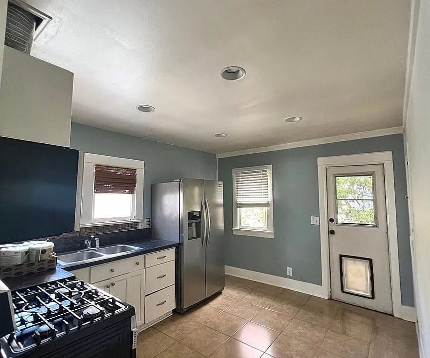1st image of 918 Palm Ave #A
