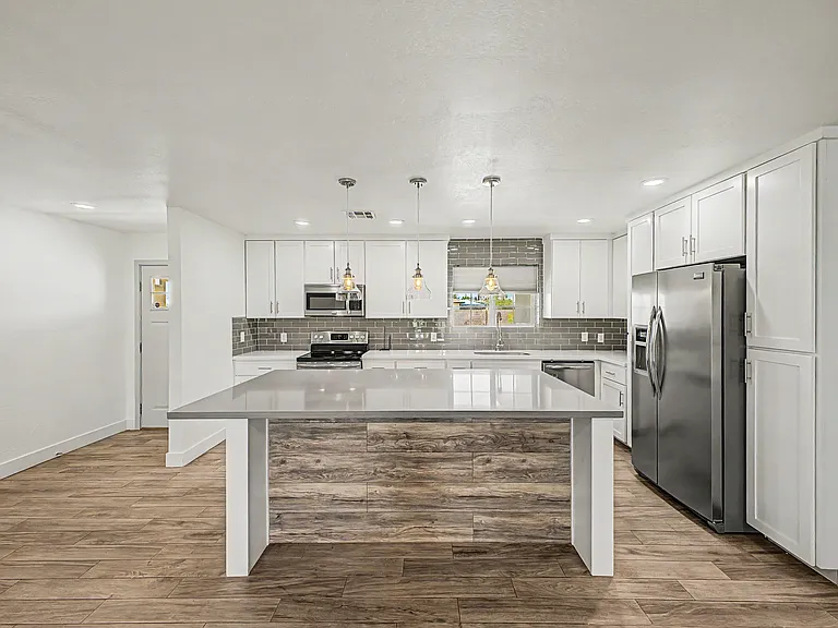 8129 E Oak St — Photo 5