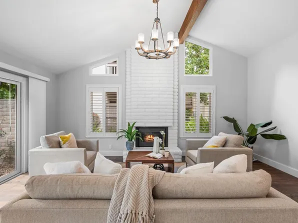 19817 Vineyard Ln, Saratoga, CA 95070