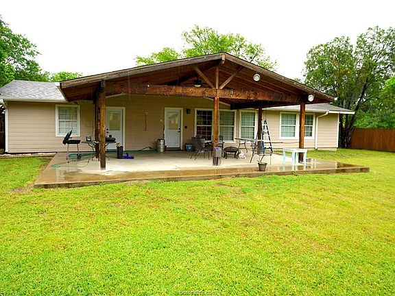 3rd image of 612 Fairview Ave