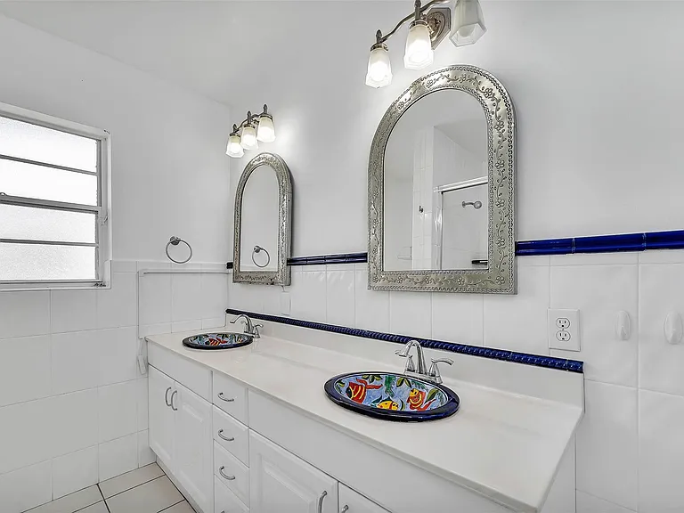 2427 Sea Island Dr — Photo 26
