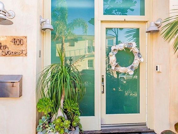Private Entrance