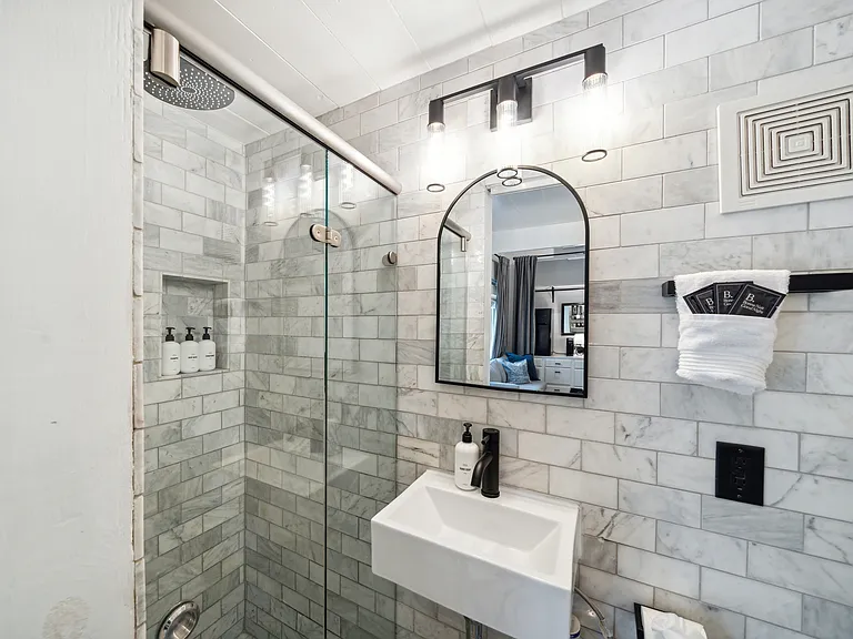 33 1/2 Cannon St #403 — Photo 10