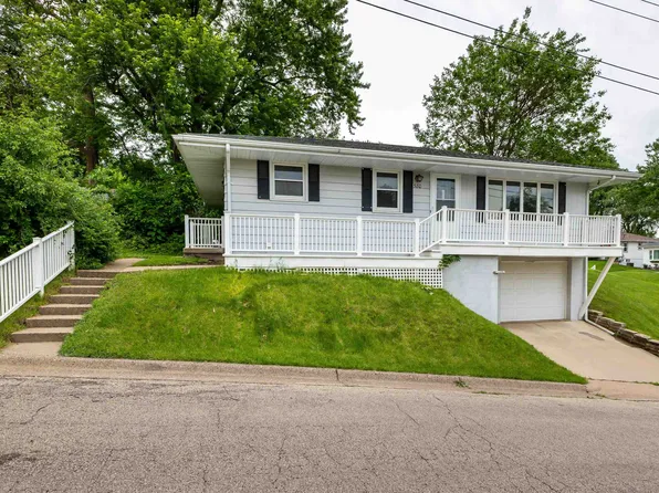 580 Sullivan St, Dubuque, IA 52003