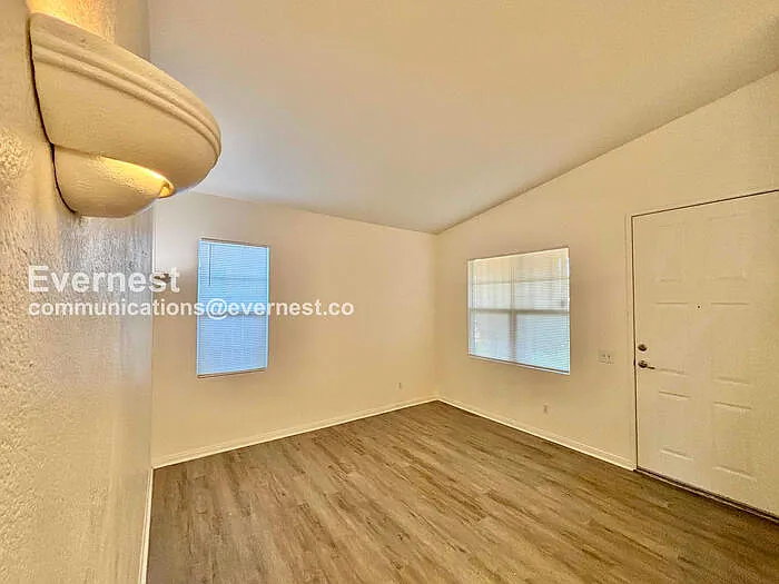 27620 Parkside Dr — Photo 8