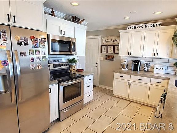 3rd image of 103 Moreau Dr