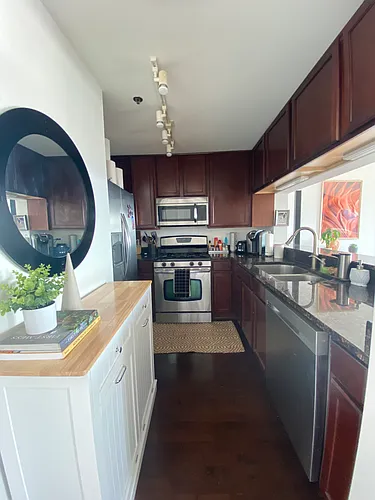 100 N Hermitage Ave #903 Photo 1