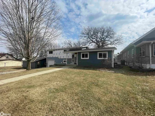 304 S 4th Ave E, Lake Mills, IA 50450