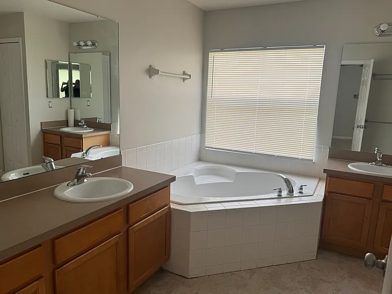 4702 Ashurst St — Photo 13