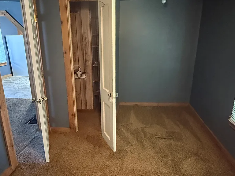 Bedroom & Closet