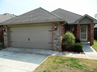2320 Golden Ln, Edmond, OK 73012