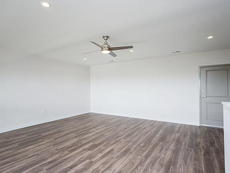 Brookside Apartments — Photo 119