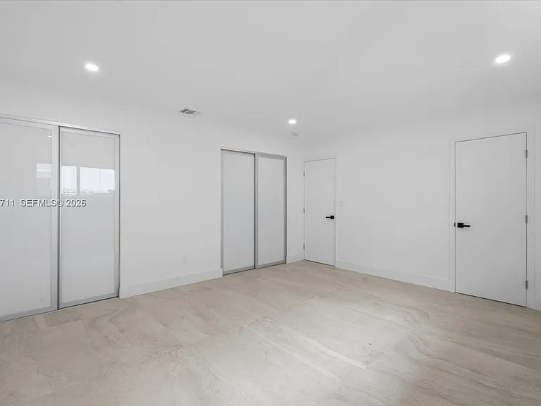 1215 NE 110th St — Photo 16