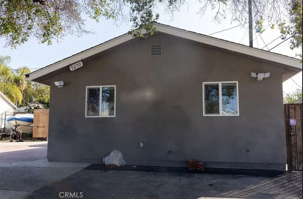 2 bed, 861 sqft, $2,800 — Photo 2
