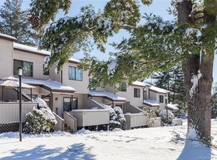 132 Cottonwood Rd UNIT 132, Newington, CT 06111