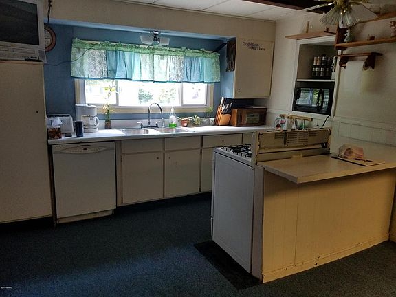 4th image of 3840 Standish Ave NE