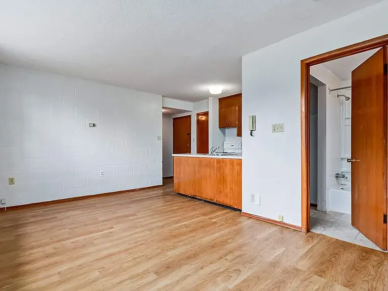 15 Darlington St E #15 — Photo 16
