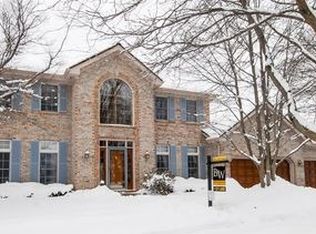 2026 Bridle Ct, St Charles, IL 60174