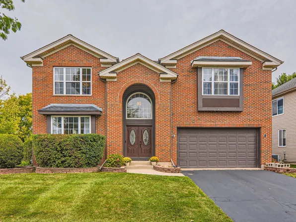 5301 Kelly Ct, Carpentersville, IL 60110