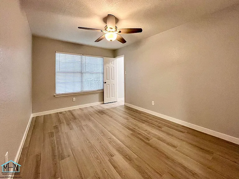 11205 Forest Pass Ct — Photo 16