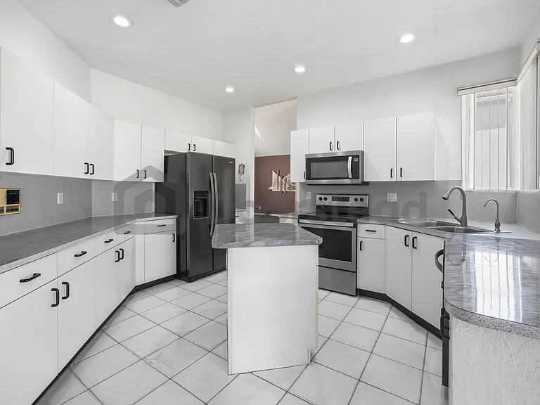 1120 NW 179th Ave — Photo 14