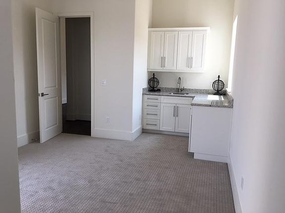2nd image of 1415 Andrew Ln