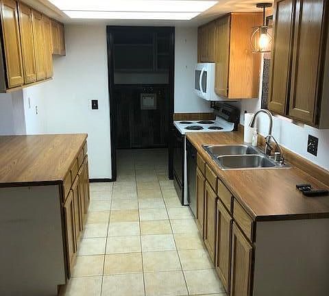 3rd image of 3465 Oro Grande Blvd