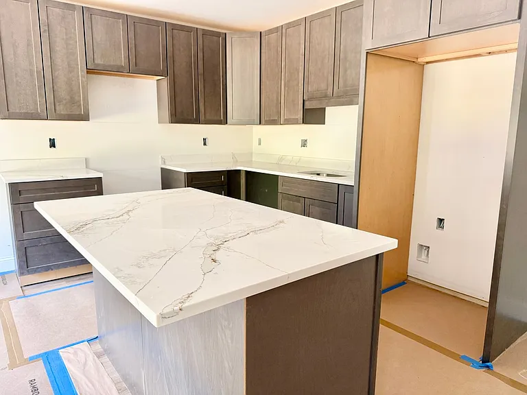 190 Center Rd — Photo 23