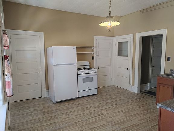 4th image of 1703 Saint Marys Ave #1703