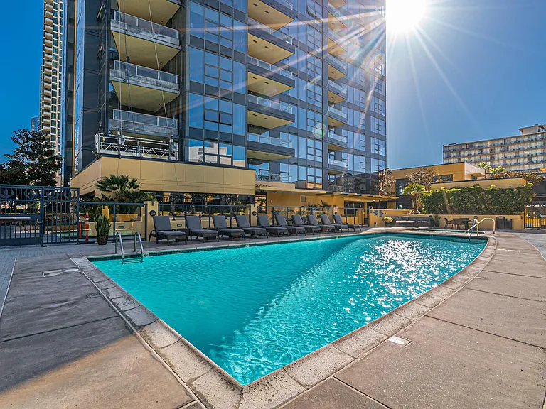 1325 Pacific Hwy #1603 — Photo 37