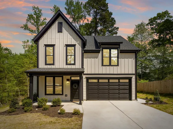 3221 Skycrest Dr, Raleigh, NC 27604