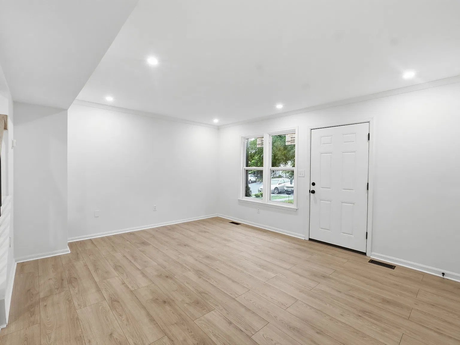 2 bed, 1.5 bath, 1449 sqft, $2,500 — Photo 2