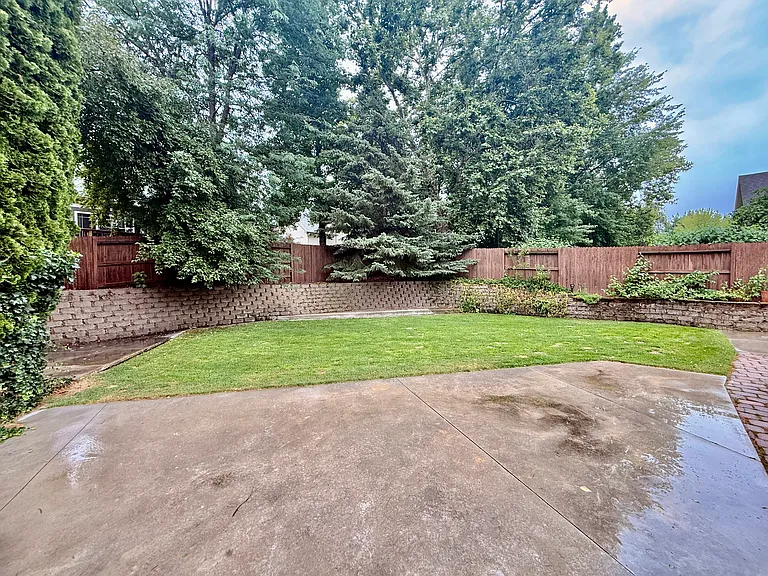 1774 N Sevenoaks Way — Photo 31