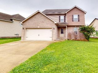 733 Cavalier Dr, Clarksville, TN 37040