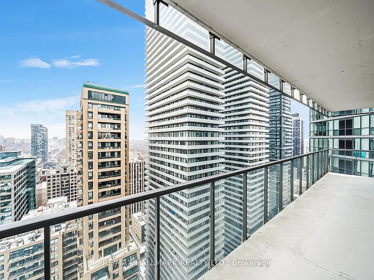 33 Charles St E #2908 — Photo 25