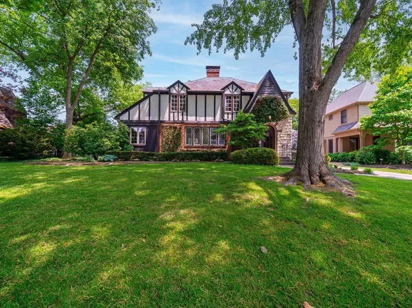 2430 Kensington Dr, Columbus, OH 43221