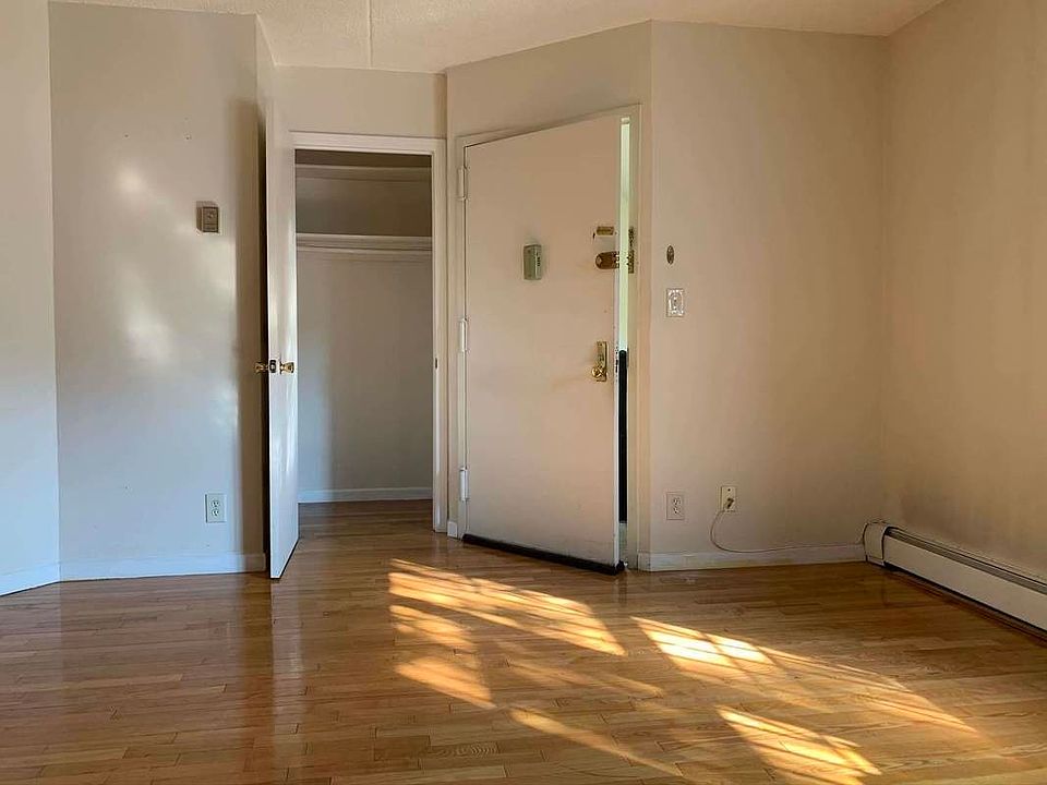 1st image of 45 W 118th St #424