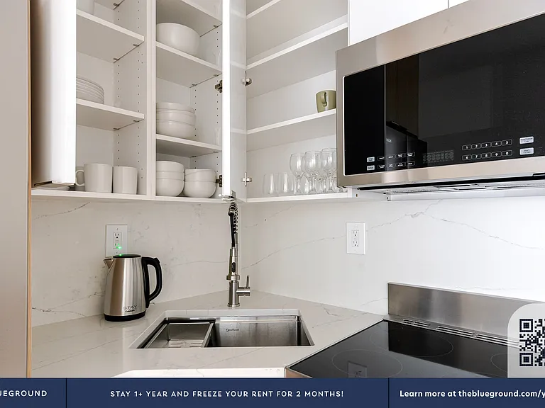 940 1st Ave #2L — Photo 7